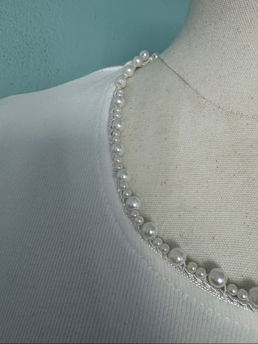 Pearl Bow Embellished Long-Sleeve White Tee - Picture 4 of 4